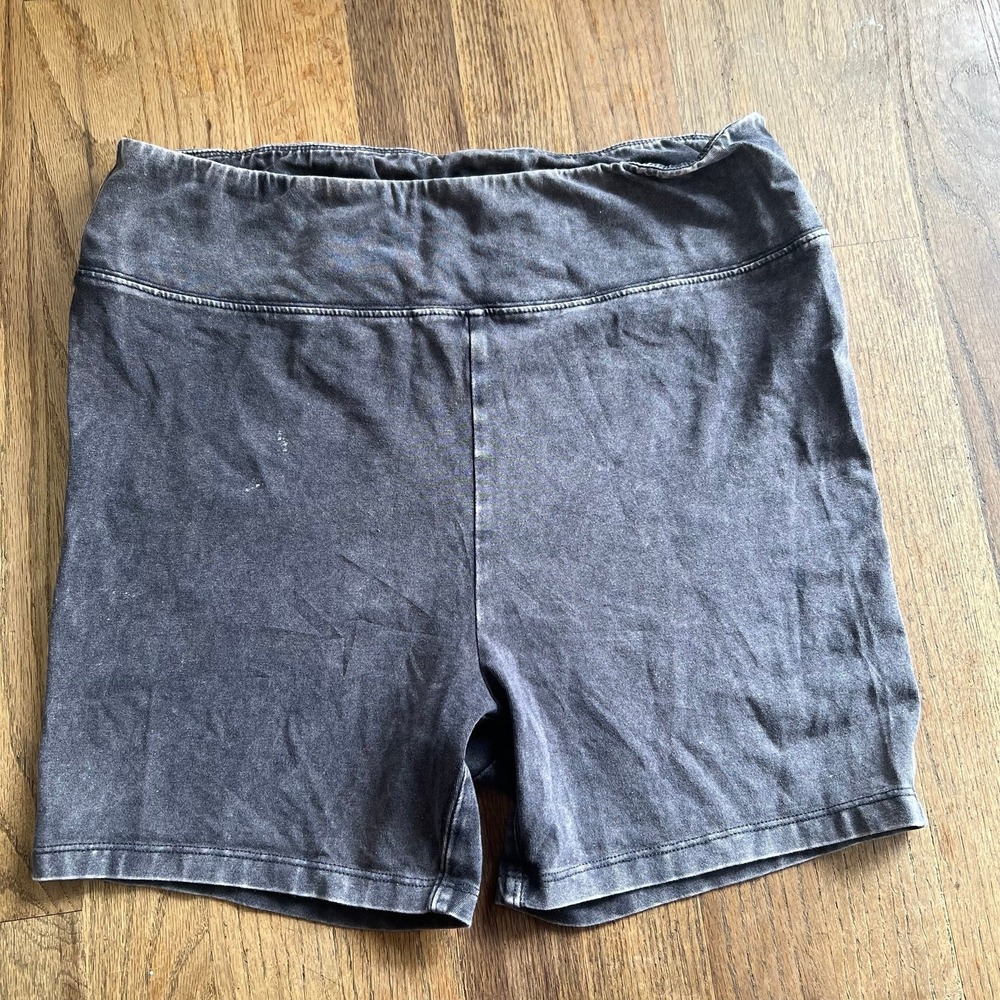 SOLD
by Free People Gray Athletic biker Shorts size Large - Picture 4 of 9